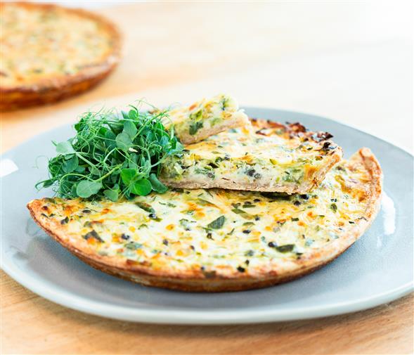 Tærte med fisk, skaldyr og spinat